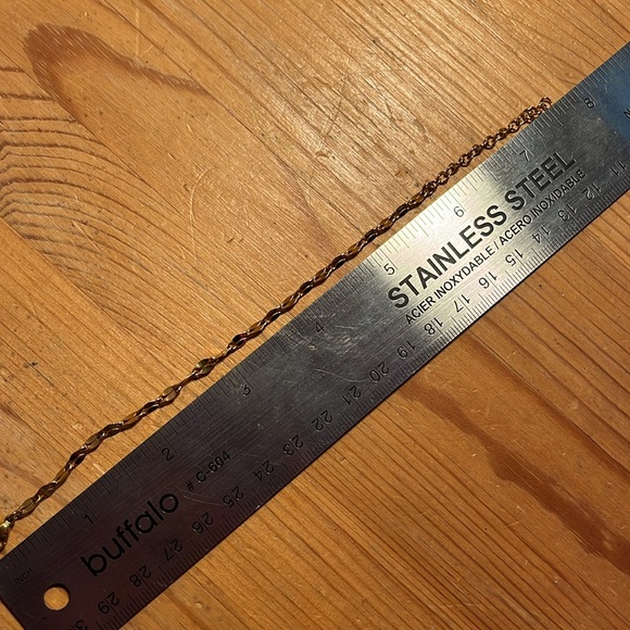 Delicate gold tone bracelet. - Picture 3 of 3